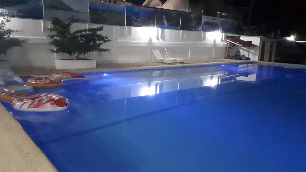 Adams View Hotel Moalboal Extérieur photo